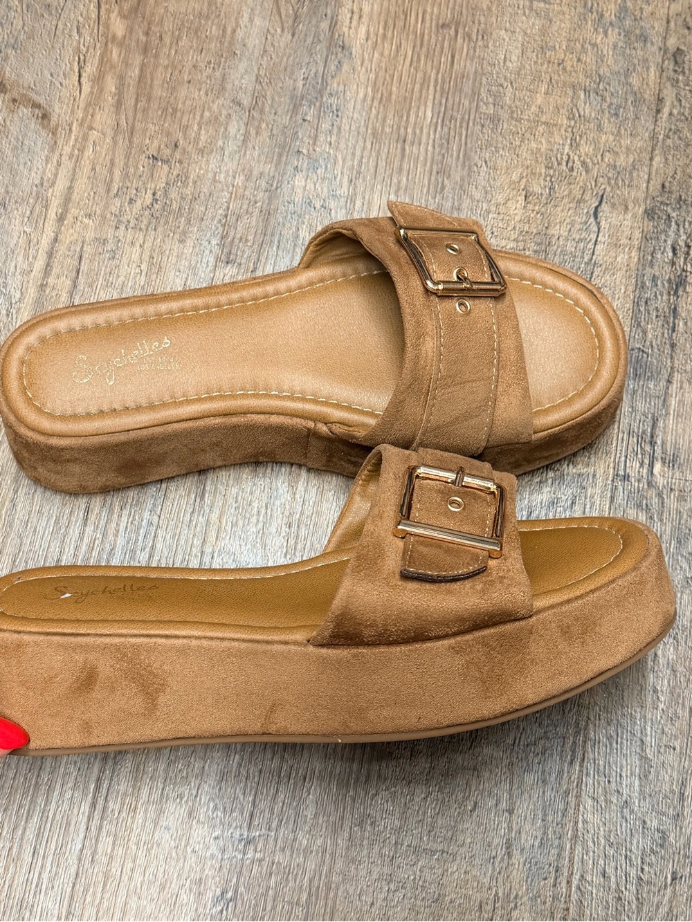 Seychelles women’s Platform Slide Sandals with Buckle - Tan size 7.5